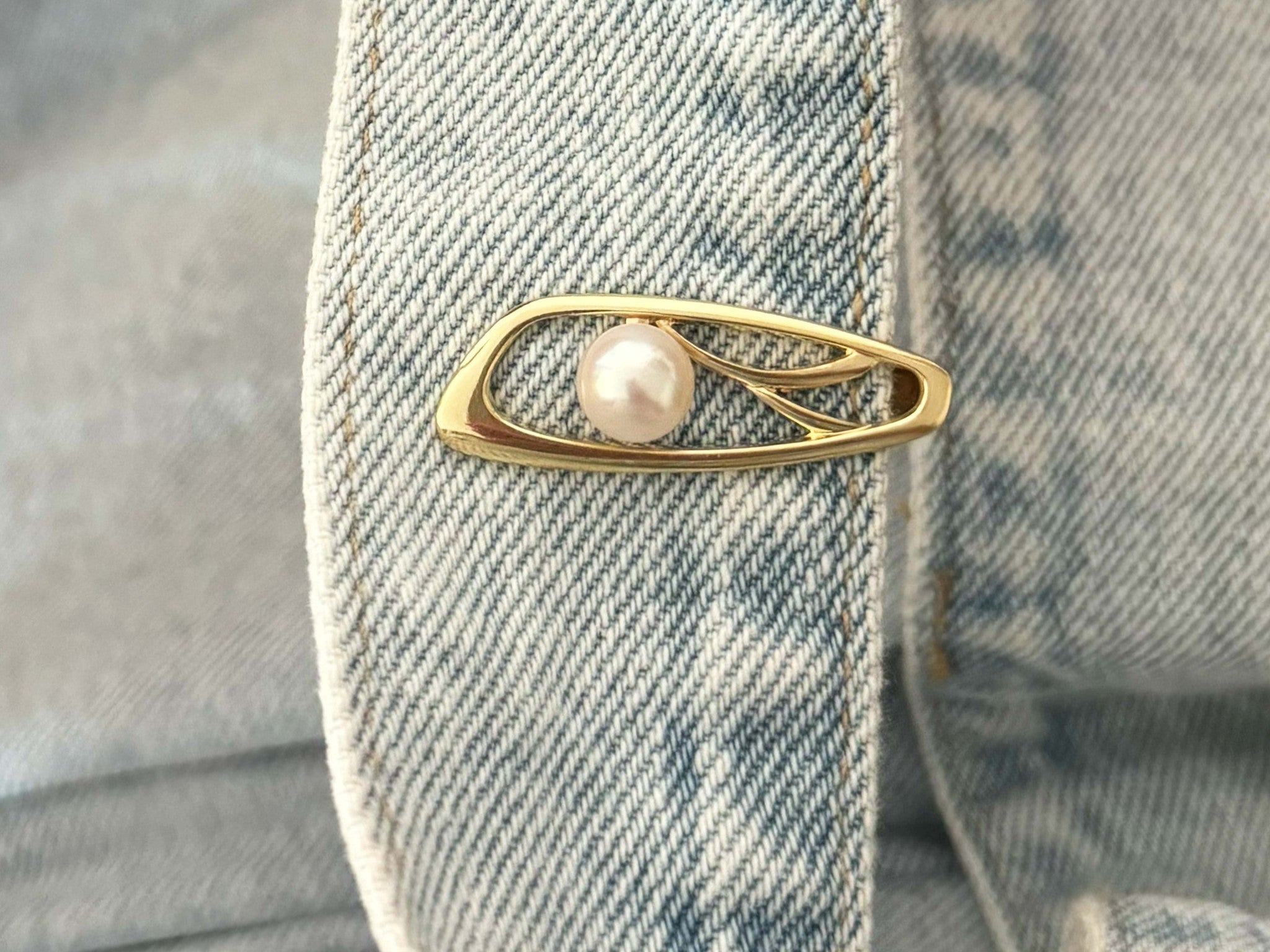 Mikimoto 14k Yellow Gold Pearl Tie Clip