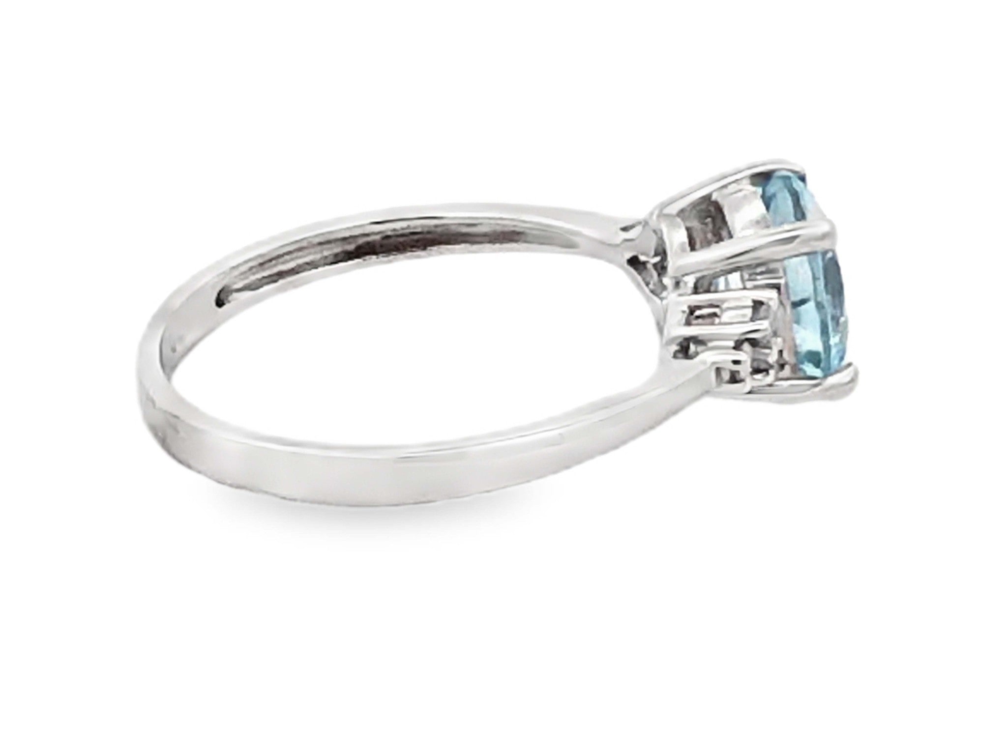 Round Aquamarine and Diamond Ring 14K White Gold