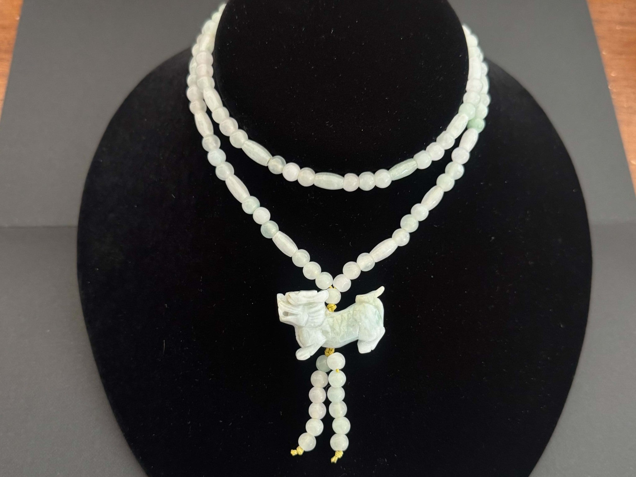 Phu Dog Light Green Jade Bead Strand Necklace