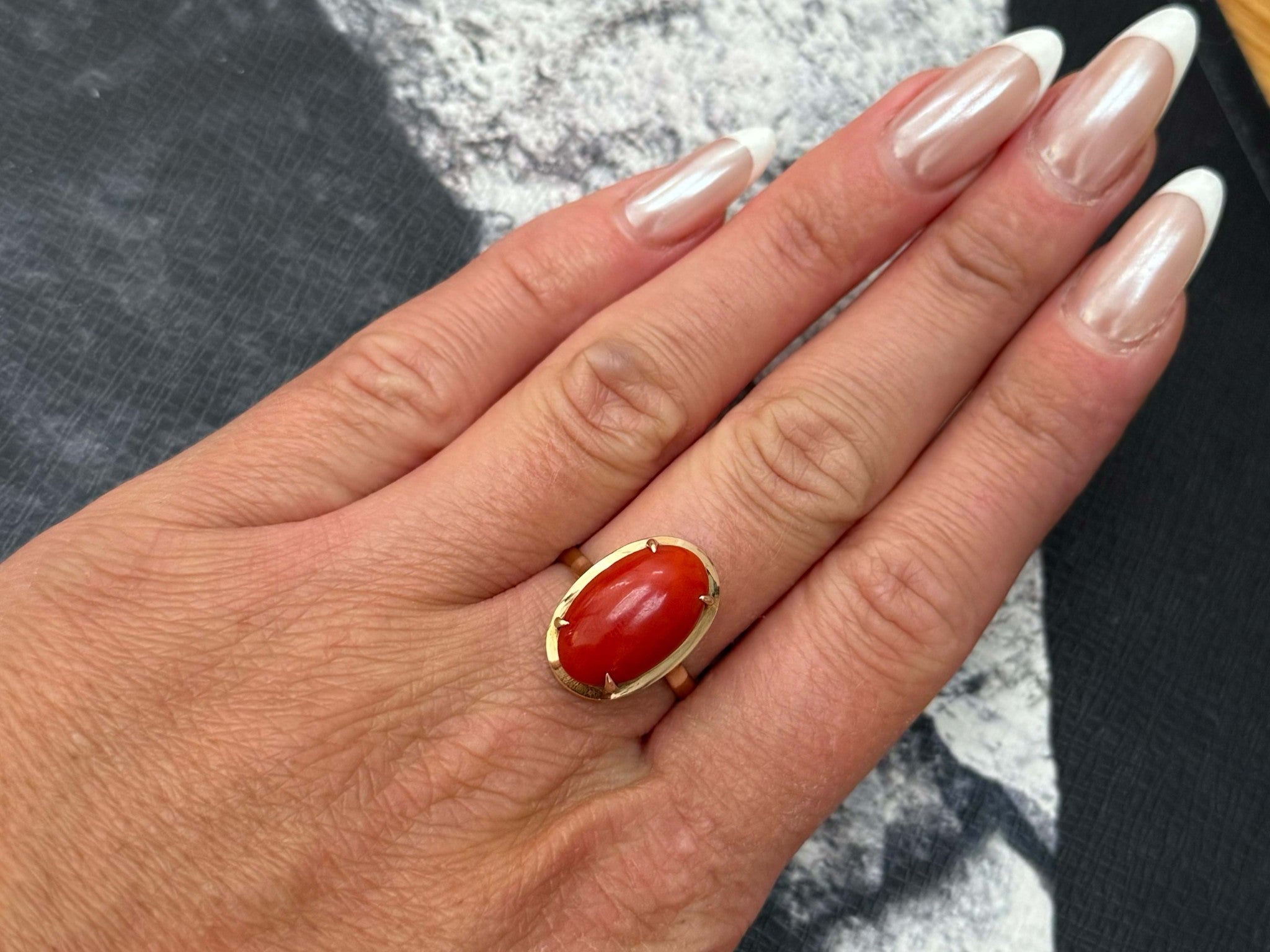 Vintage Oval Aka Coral Ring 14k Yellow Gold