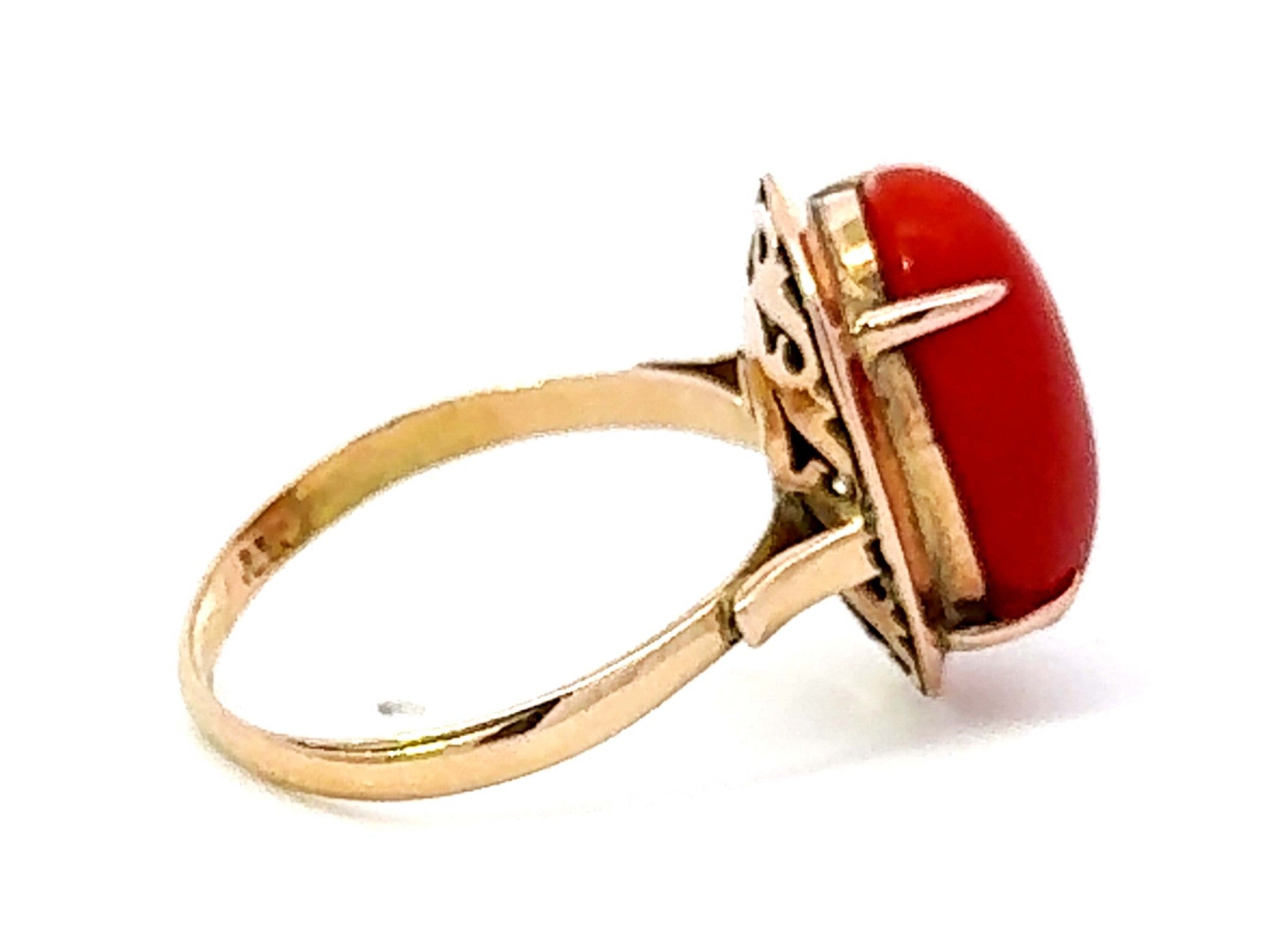 Vintage Oval Aka Coral Ring 14k Yellow Gold