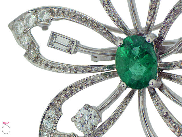 1940's Platinum 6.00 Carat Diamond And Green Emerald Vintage Brooch