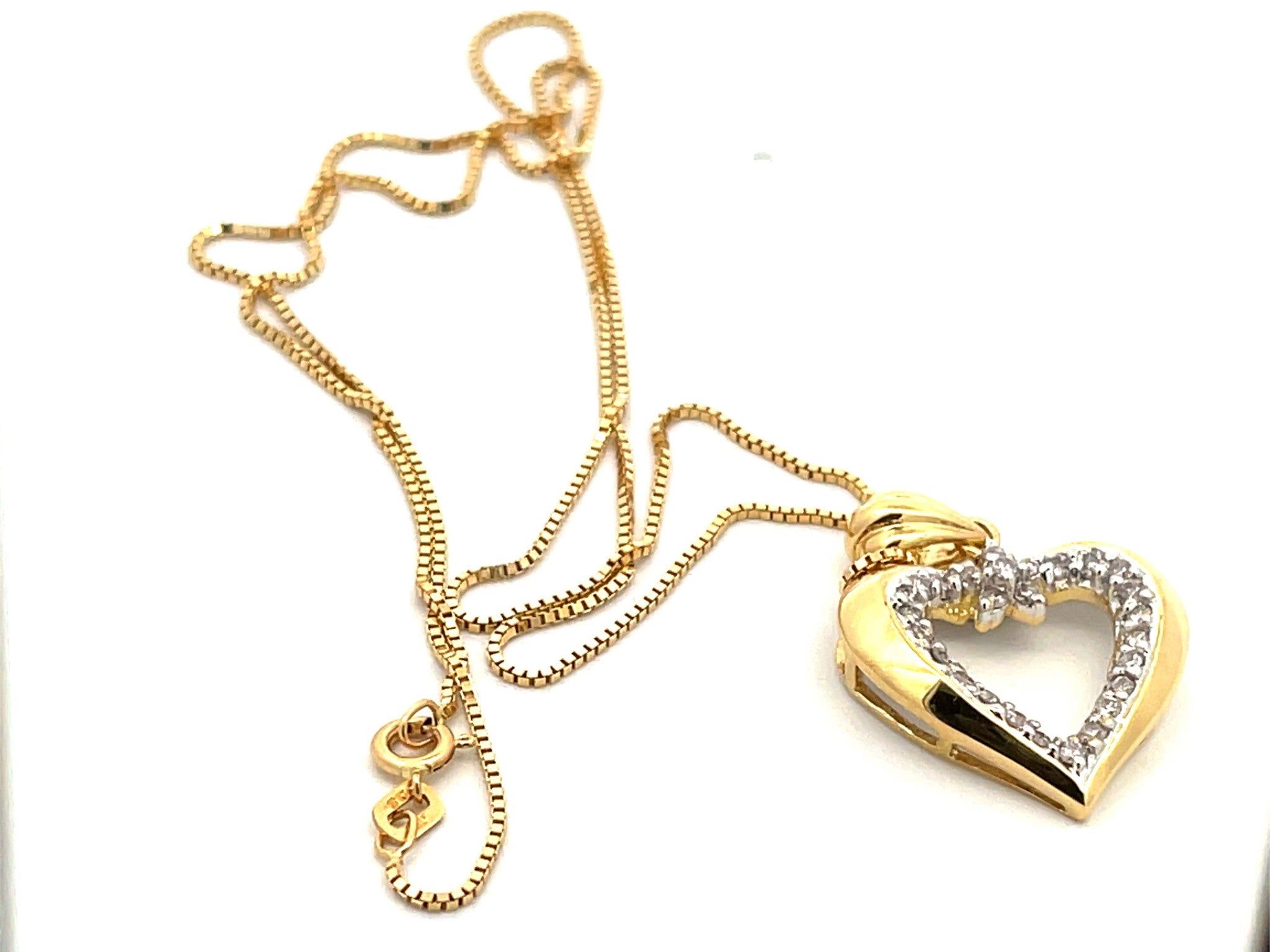 Diamond Heart Necklace 18k Yellow Gold