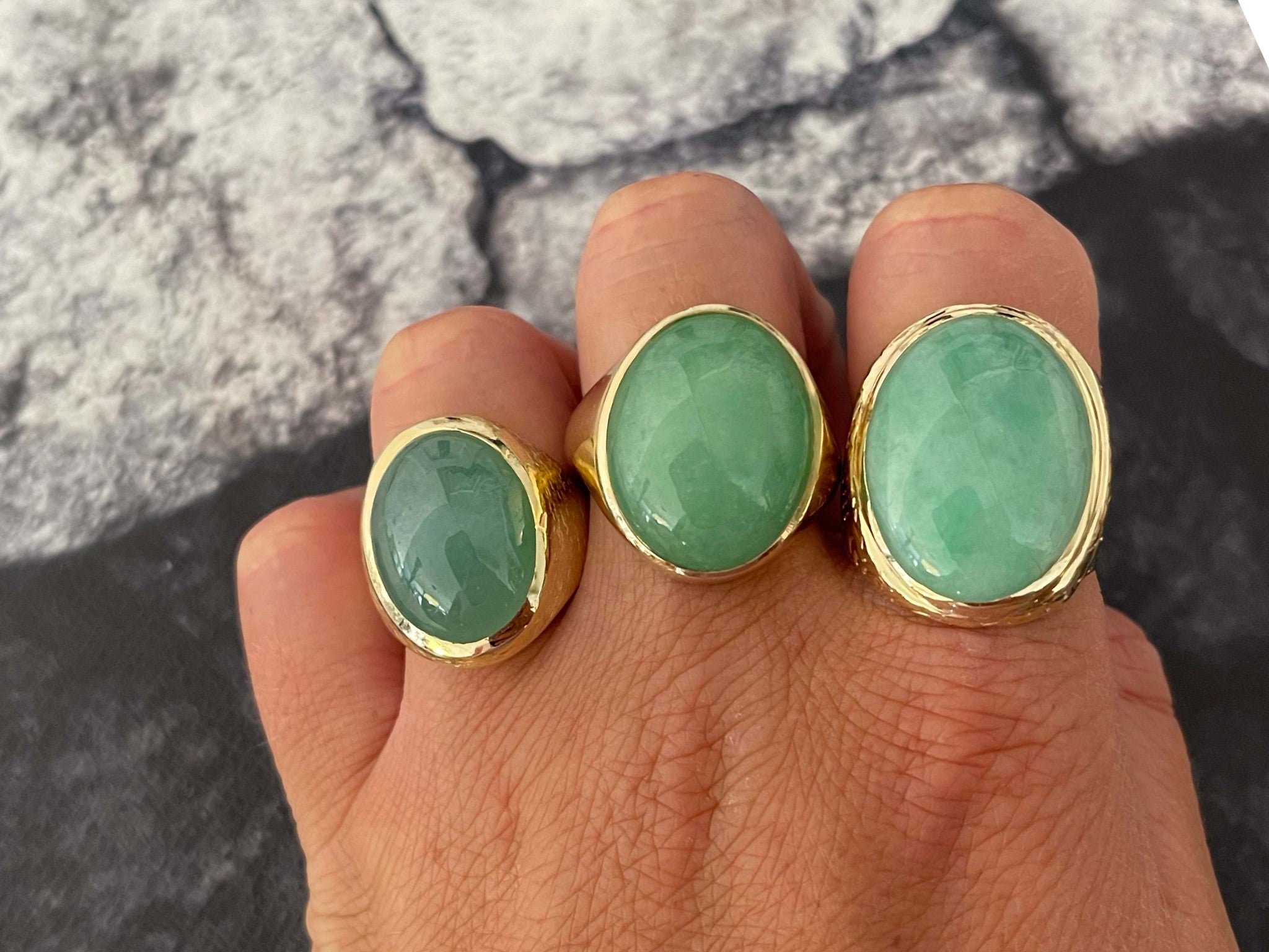 Oval Cabochon Green Jade Ring in 14K Yellow Gold